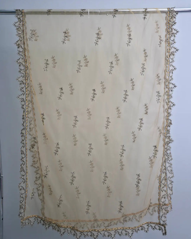 Net dupatta yellow kurta set close view